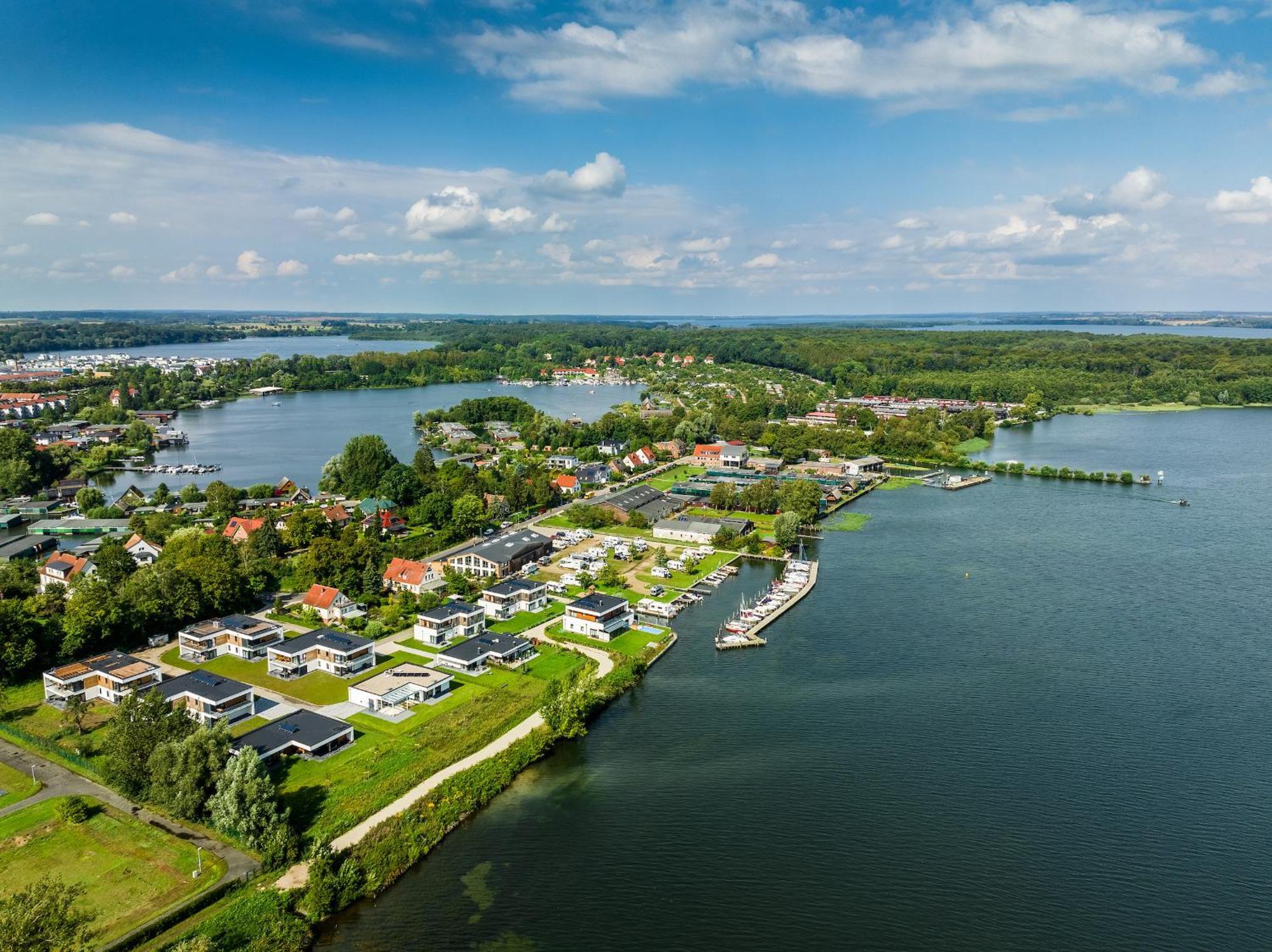 Hangar 19 Luxusbungalow Am See H8 Schwerin  Exterior foto